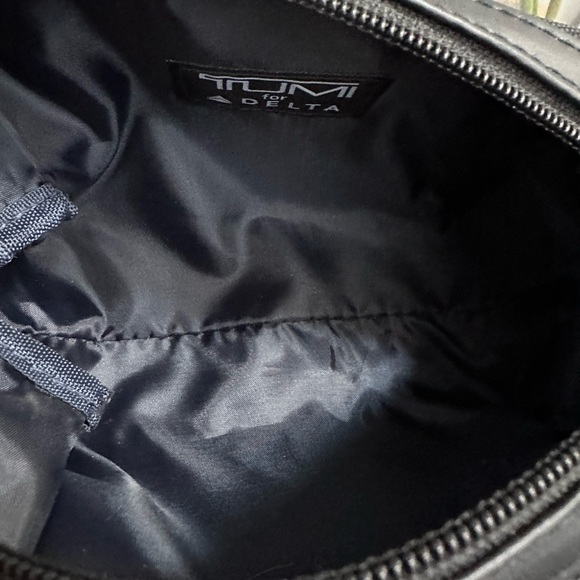 NWOT Tumi hard sided toiletry case 4 piece bundle - Picture 11 of 14